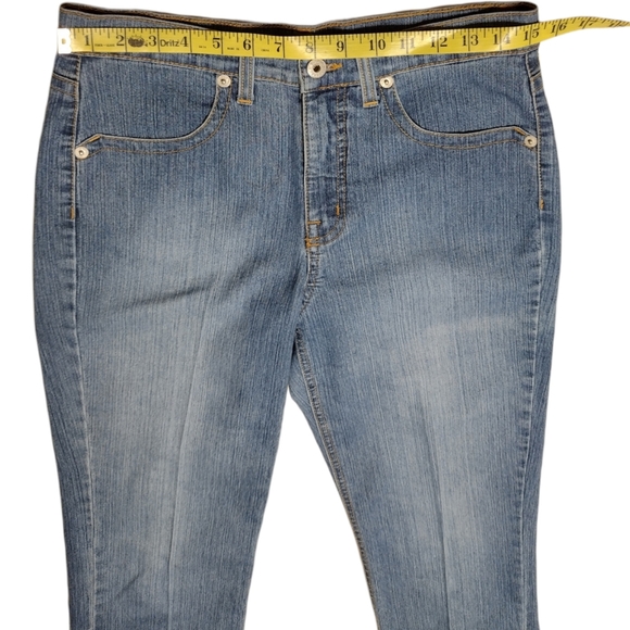 Gloria Vanderbilt Blue High Rise Mom Jeans Pre-Rolled Capris Size 8! - Picture 11 of 16